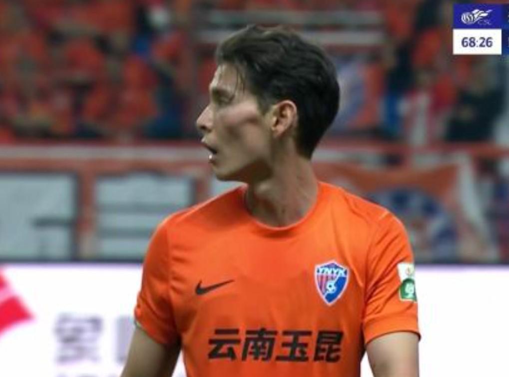 防守大师必修课：预判意识与空间封锁的融合训练